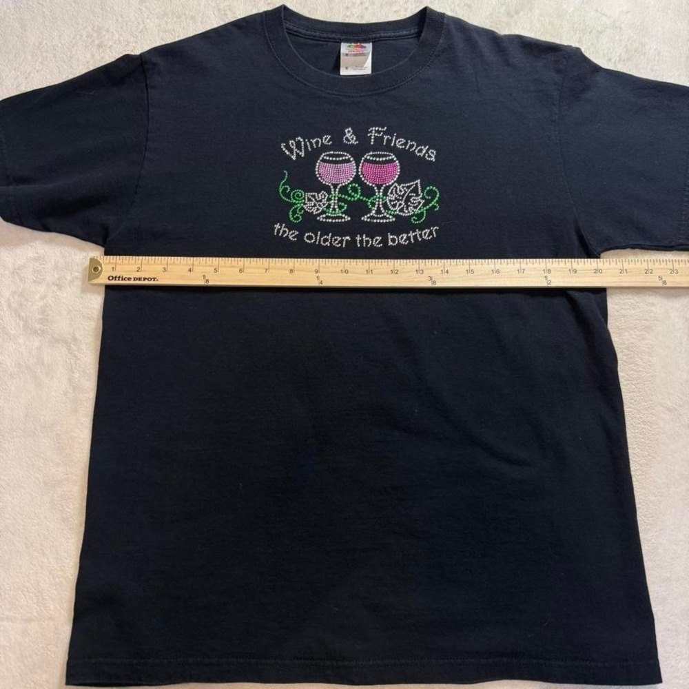 wine and friends t-shirt - Picture 4 of 5